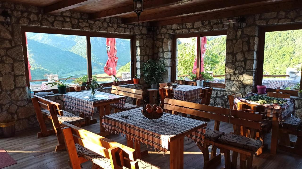 Village House - Novak Rijecani Rijeka Crnojevića Kültér fotó